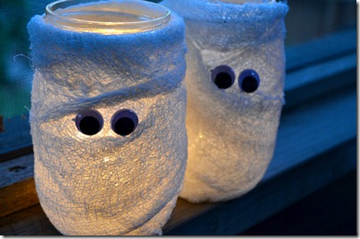 Mason Jar Mummy Votives - Mason Jar Fall Crafts