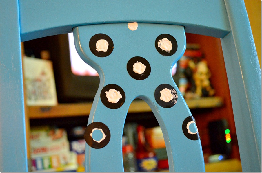 turquoise-chair-with-polka-dots