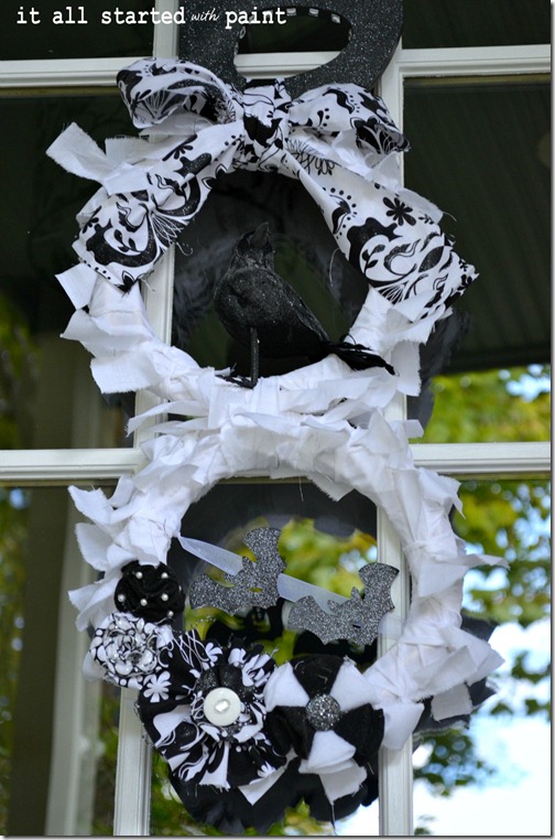 boo-wreath-with-bats-and-crow-final