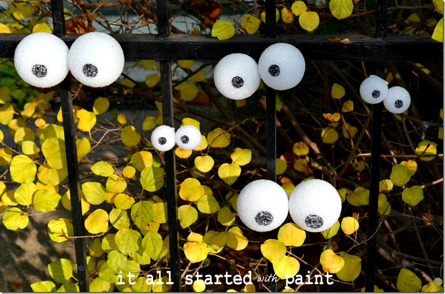 eyes-on-fence-made-from-styrofoam