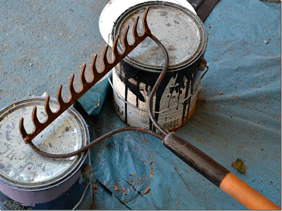 fall-spray-paint-rusty-rake-before