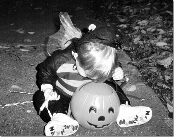 halloween-bee-costume-sam-black-and-white