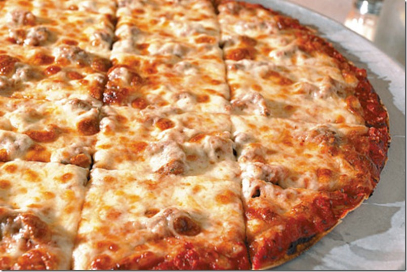 round-pizza-cut-in-squares-chicago_thumb.jpg