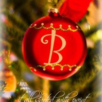 monogram-ornament-christmas-tree