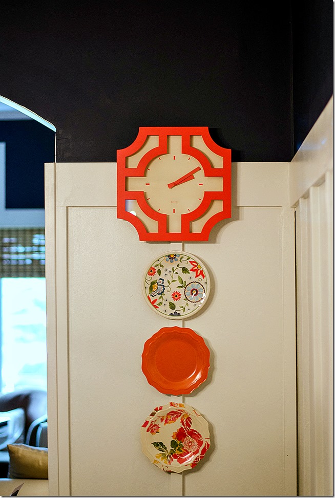 Plate-Wall-Navy-White-Dining-Room