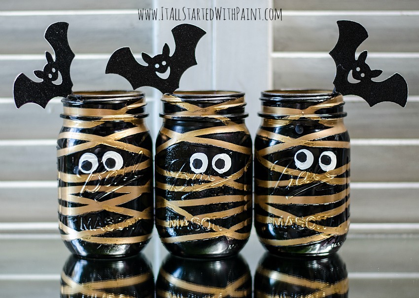 17 Halloween Mason Jar Ideas You'll Love - Cool Halloween Mason Jars