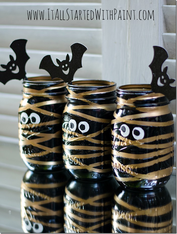 17 Halloween Mason Jar Ideas You'll Love - Cool Halloween Mason Jars