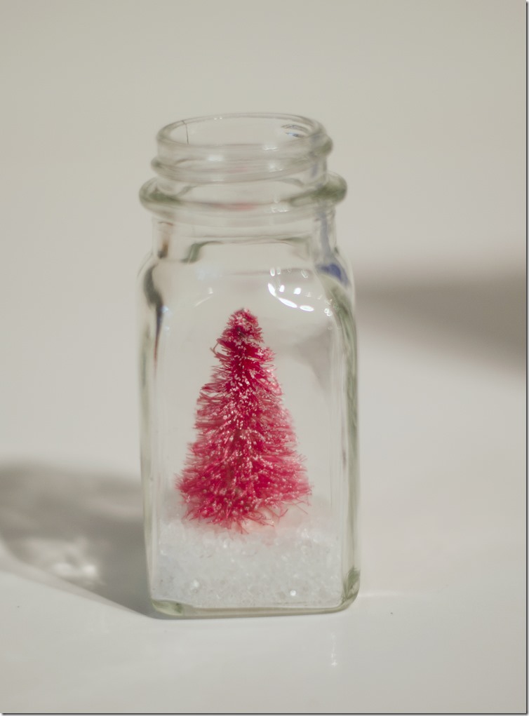 Shabby-salt-shaker-ornament-tutorial-19