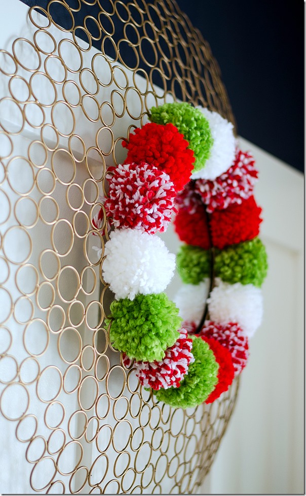 Pom-Pom-Wreath-Holiday-Mantel-8