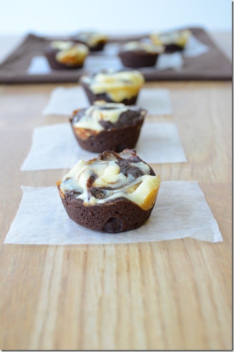 Cheesecake-Brownie-Bites-3