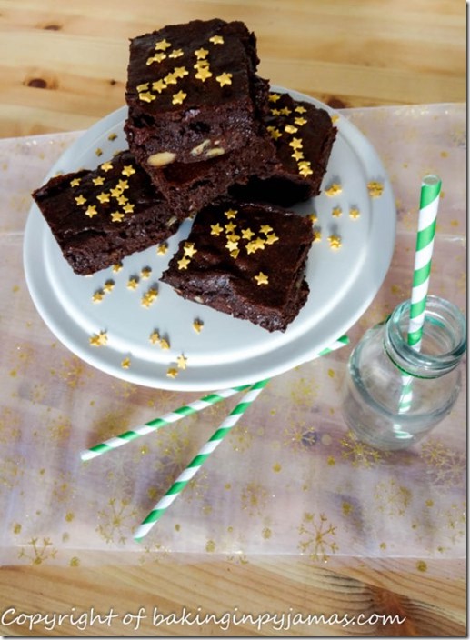 ooey-gooey-soft-and-chewy-mincemeat-brownies-1