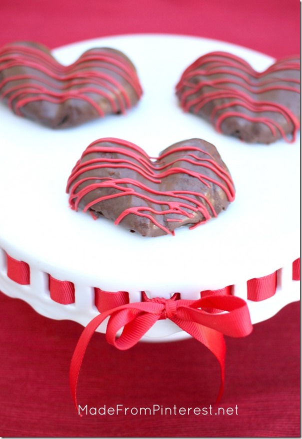 Heart-Shaped-Chocolate-Strawberries-perfect-for-sharing2-705x1024