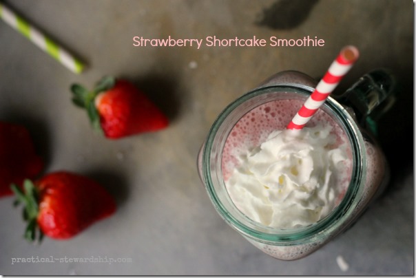 Strawberry-Shortcake-Smoothie-with-Strawberries