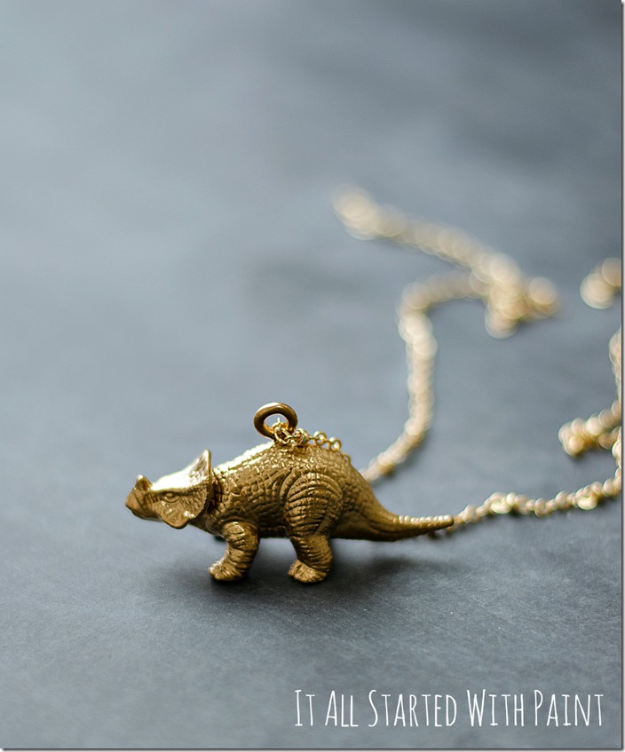 gold-painted-dinosaur-necklace-8 2