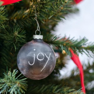 chalkboard-paint-ornament-ball 2