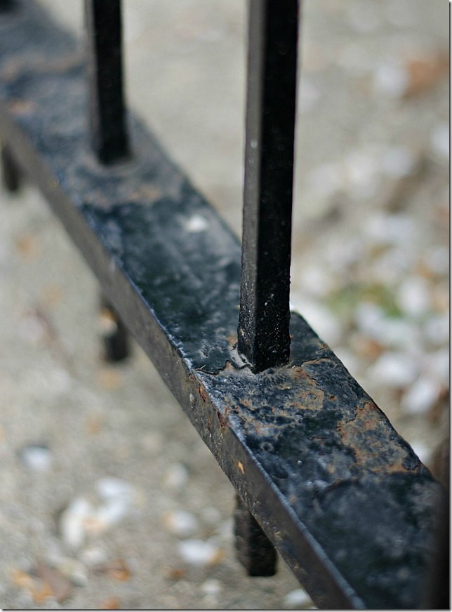 how-to-paint-wrought-iron-fence