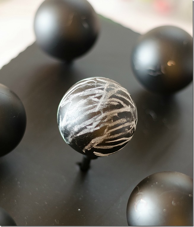 chalkboard-painted-ornament-balls-7