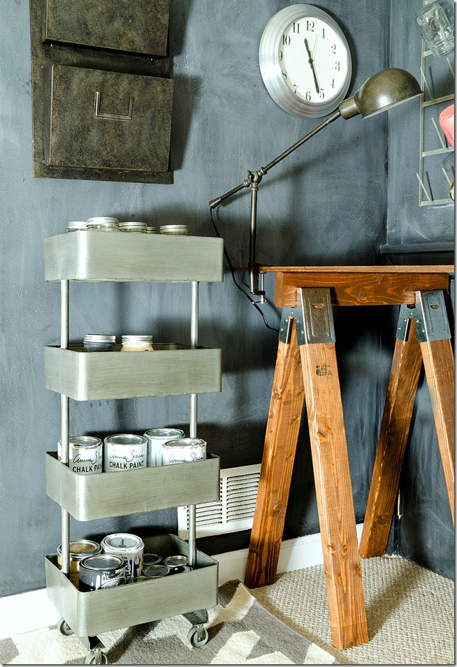 chalkboard-wall-sawhorse-desk-office-space-19