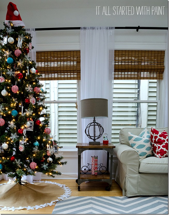 red-white-blue-christmas-family-room-decor
