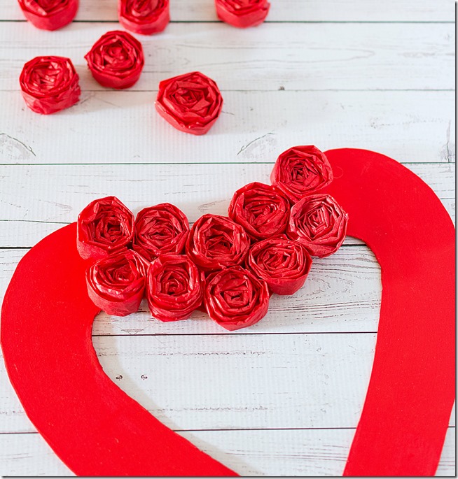 tissue-paper-rosette-valentine-day-wreath-21 tissue-paper-rosette-valentine-day-wreath-21