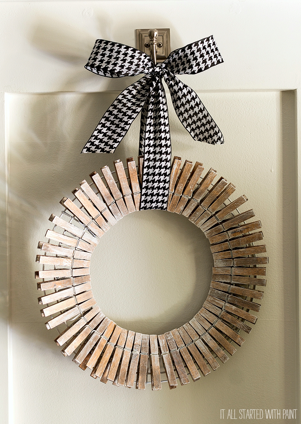 Clothespin Wreath Painted Driftwood Look