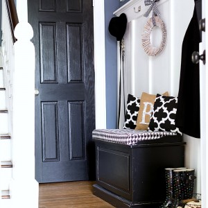 Black, White & Burlap Decor and Fabrics in Entry for Fall
