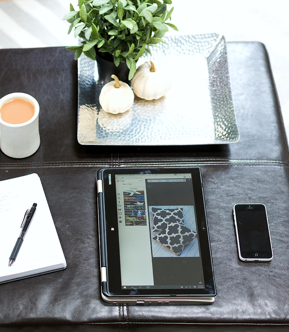 Intel Tablet and Laptop 2-in-1 Device Powered by Windows 10