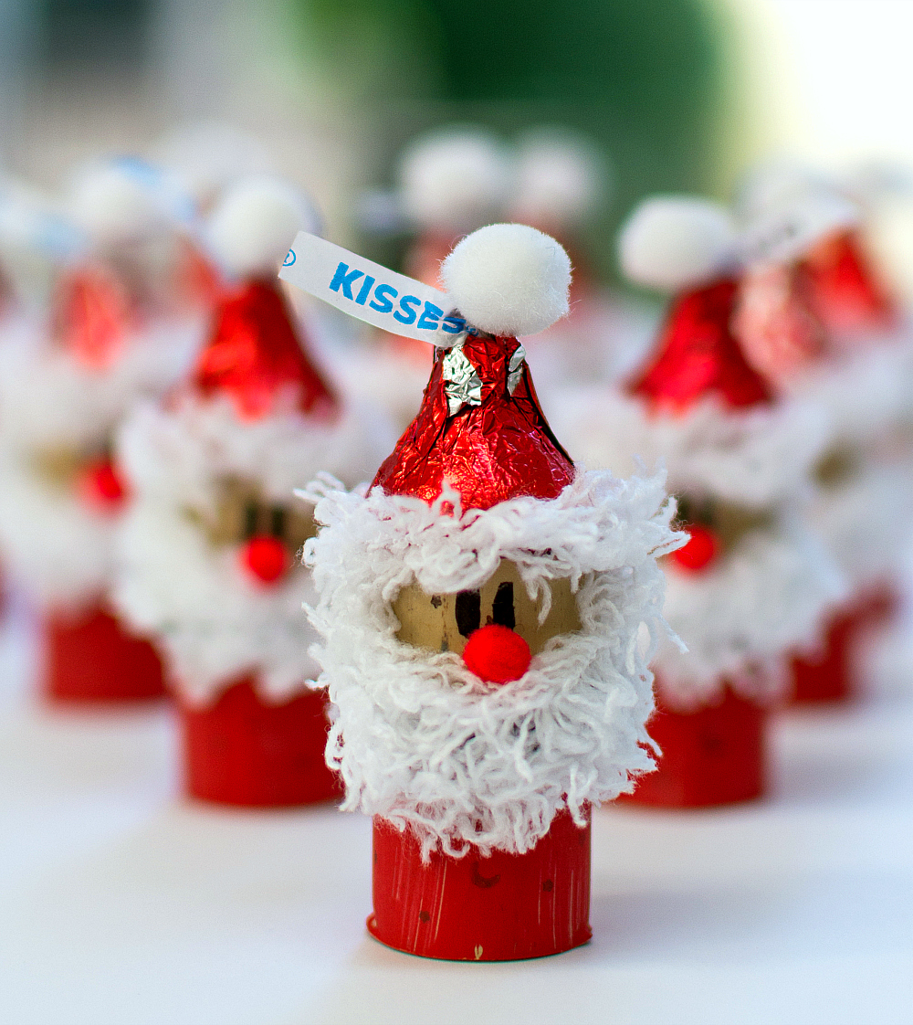 Holiday-Kid-Craft-Idea-Hershey-Kiss-Mas-Santas-Wine-Corks (8 of 12)
