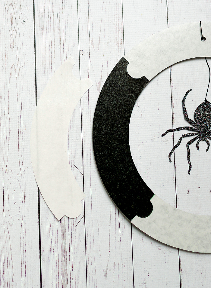 Halloween Craft Ideas for Wreath: Spider Wreath