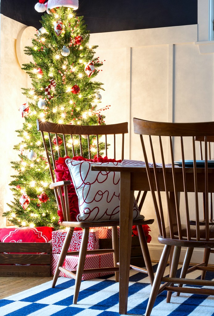 Red & White Christmas Decor