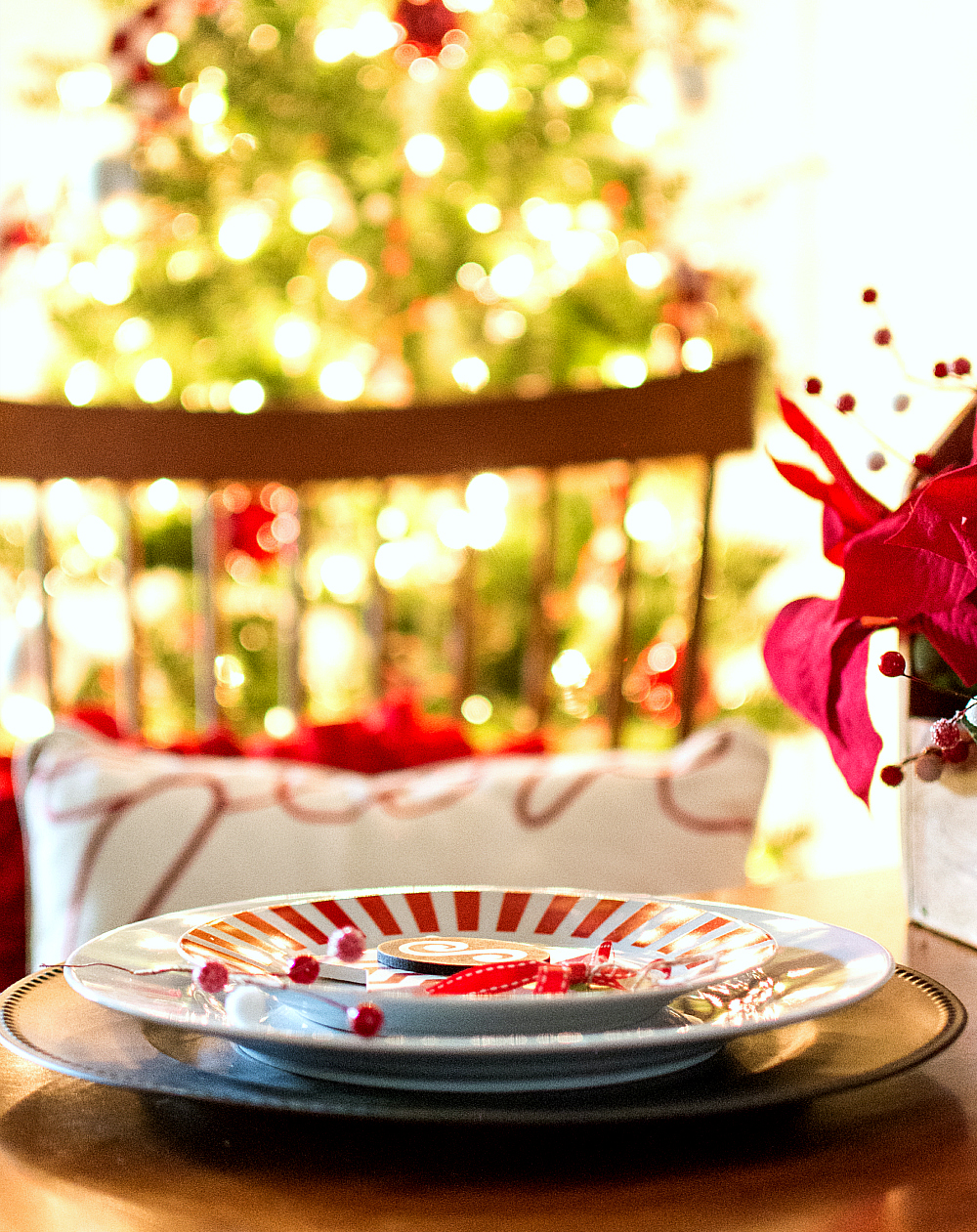 Red White Black Holiday Table Setting Idea