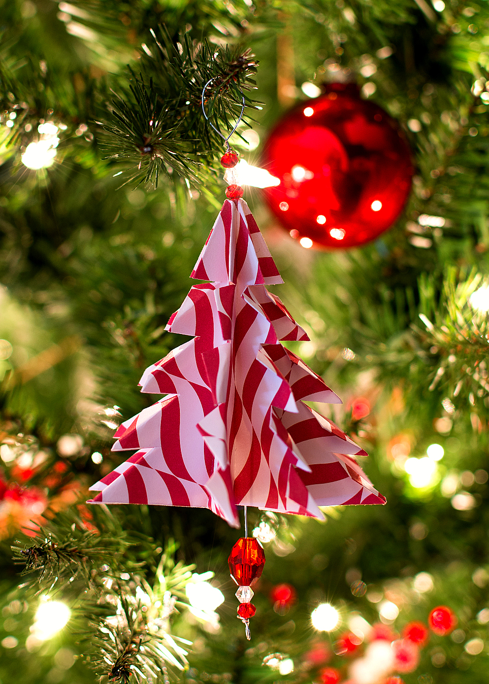 DIY Yarn Christmas Tree - 2 Bees in a Pod