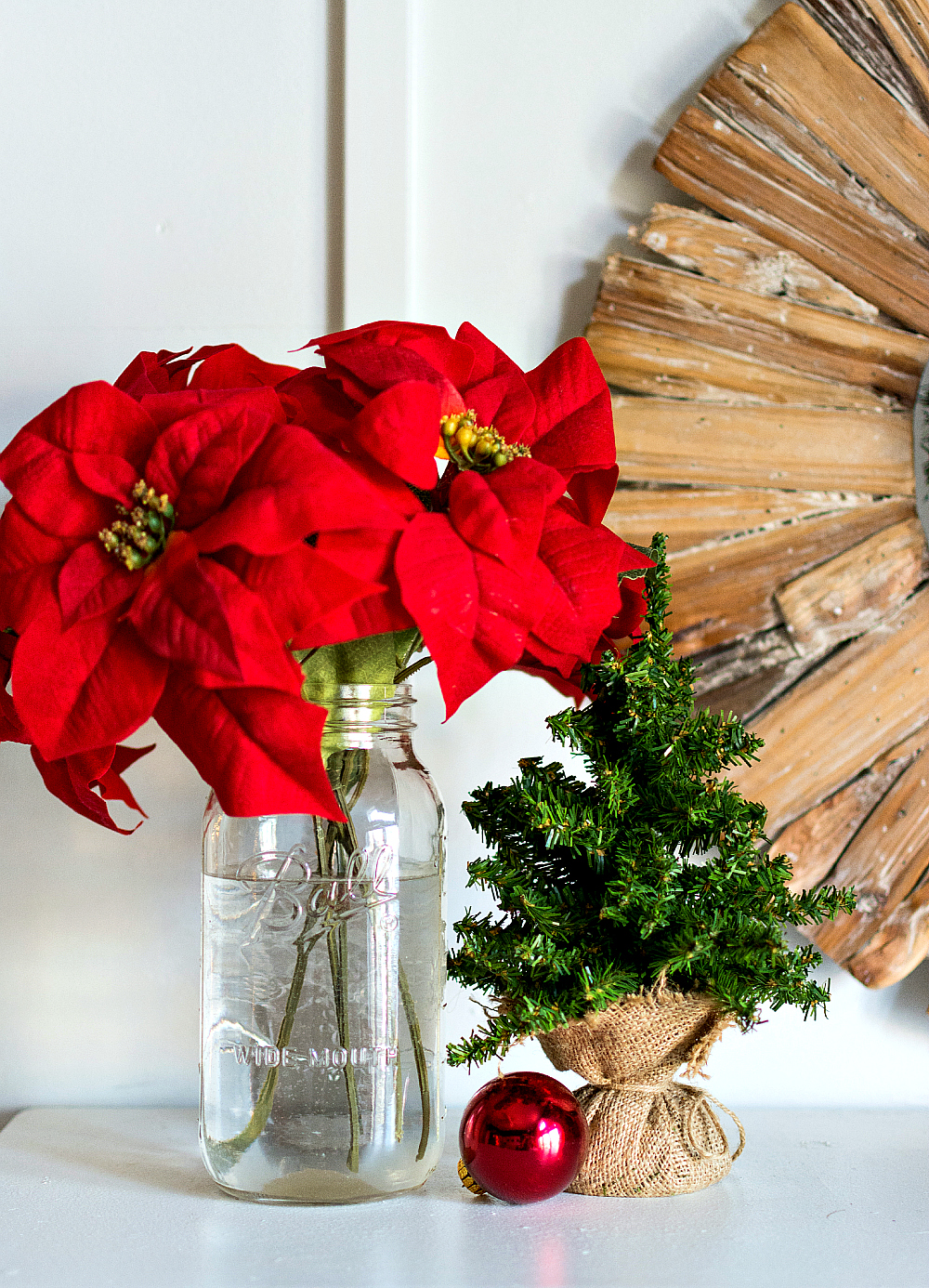 Christmas-Red-White-Decorating-Ideas (42 of 47)