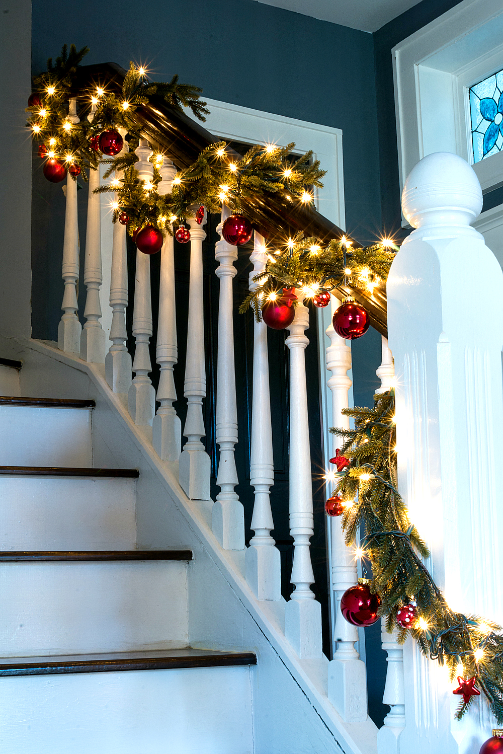 How To Decorate Garland with Ornaments