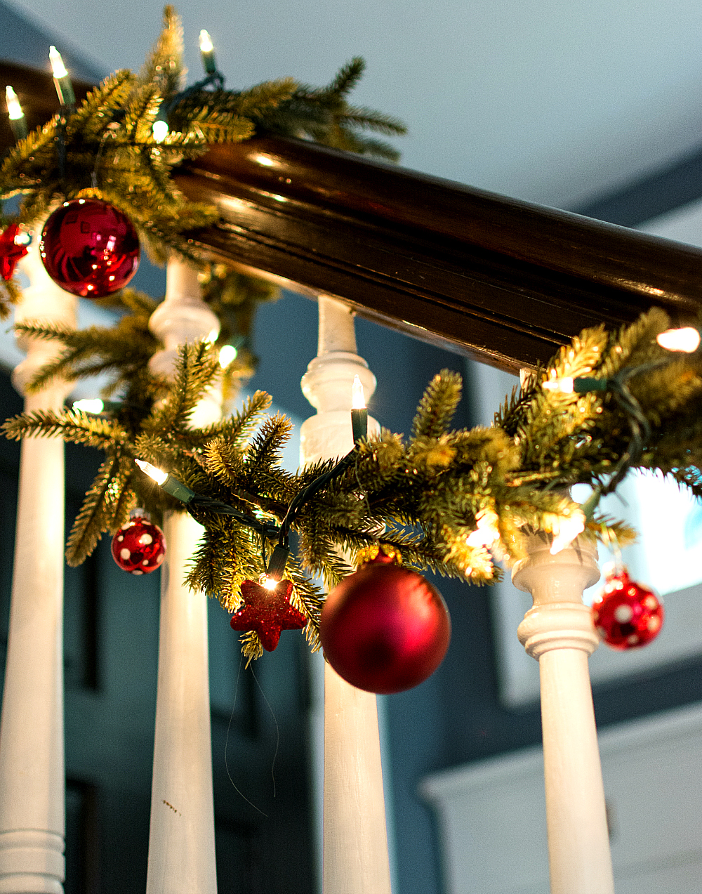 How To Decorate Garland with Ornaments