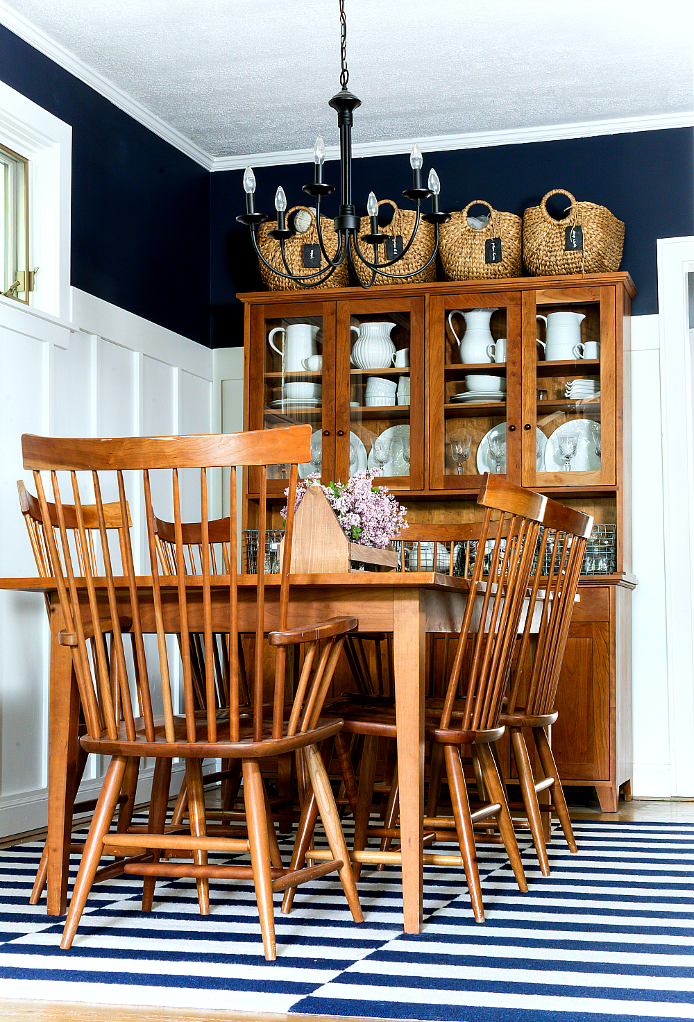 navy and white dining room