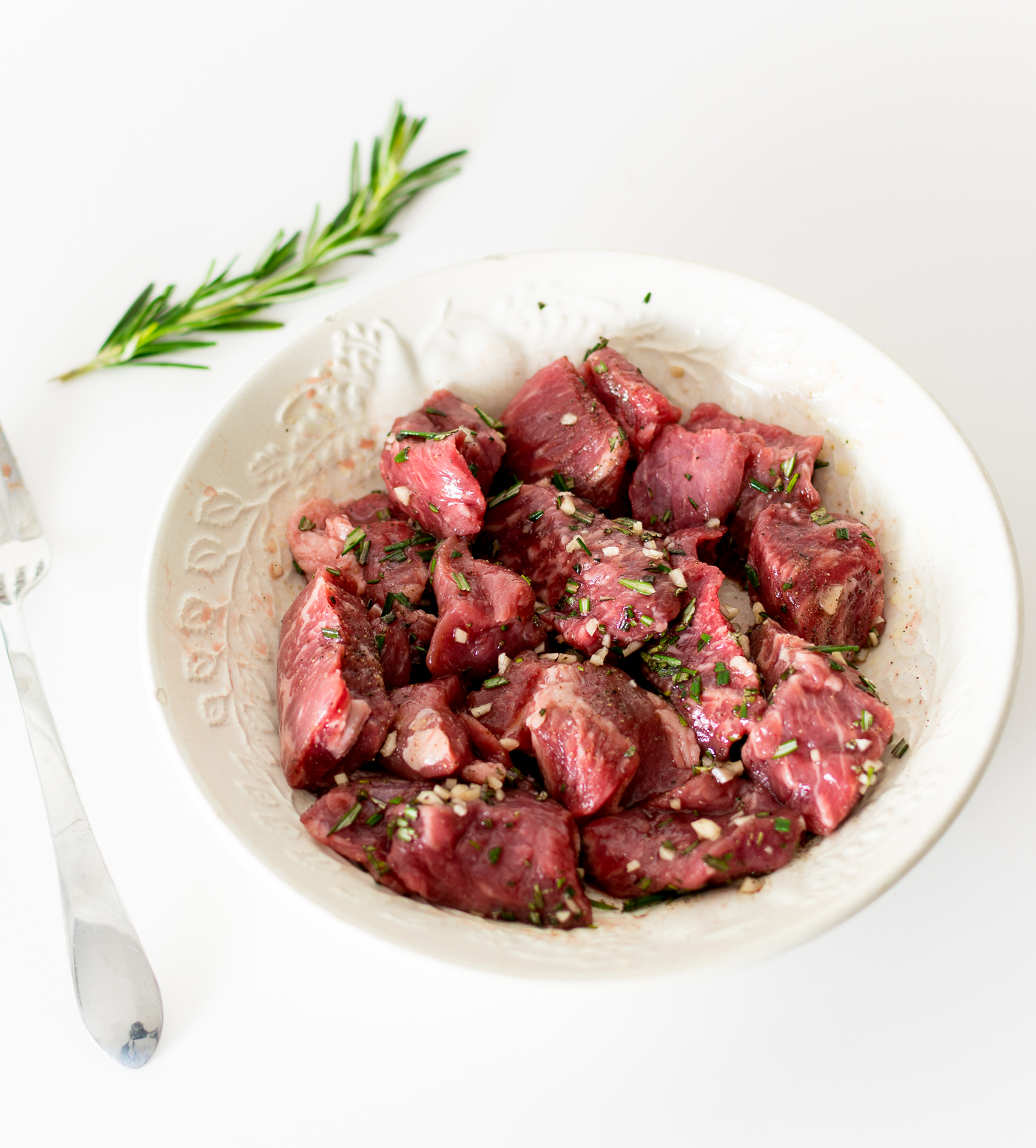 beef-kabob-skewers-garlic-rosemary-prep-Hello-Fresh-3