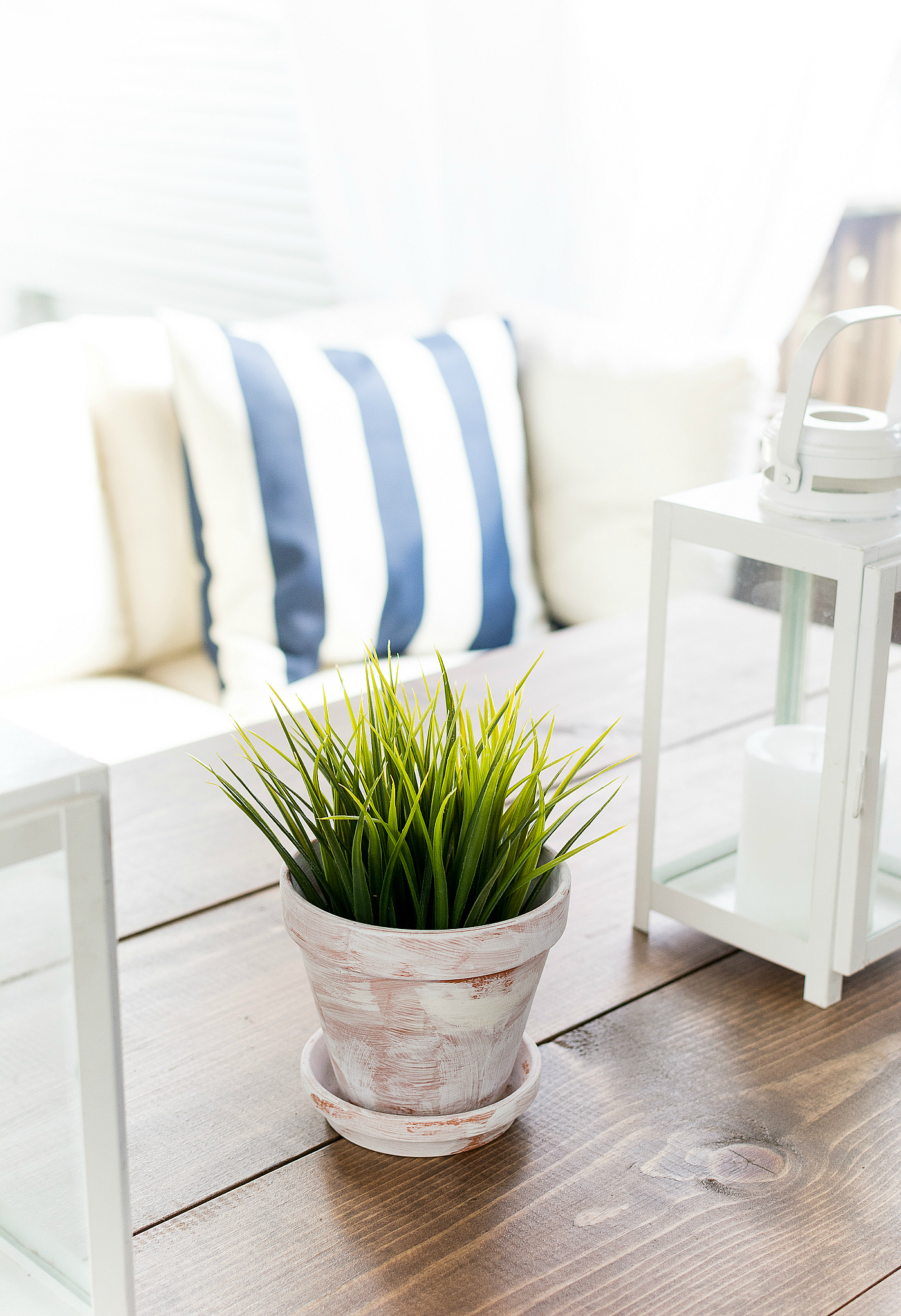 Farmhouse Table Screen Porch