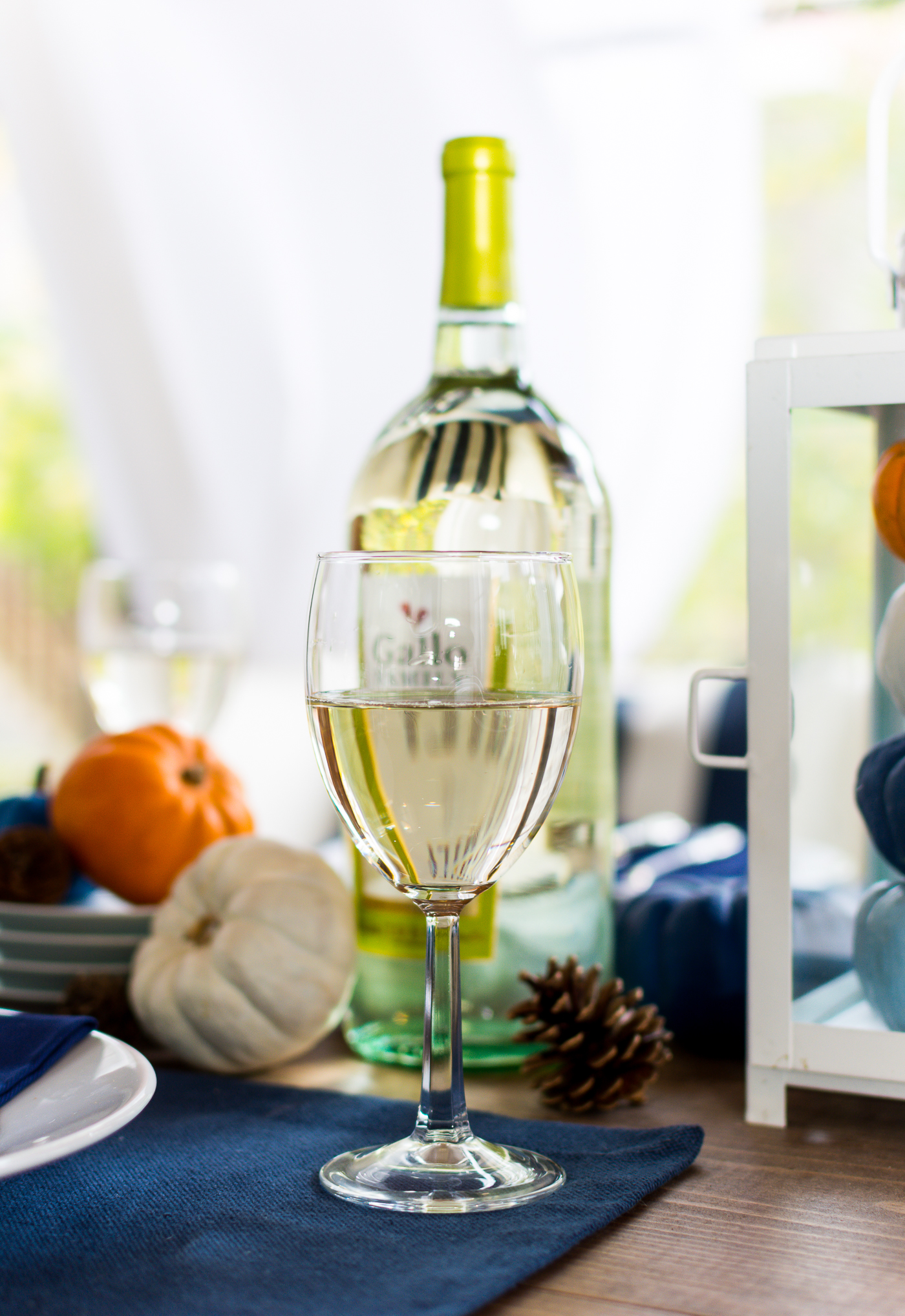 thanksgiving-table-setting-idea-navy-blue-white-orange-with-gallo-wine-pinot-grigio-itallstartedwithpait-com-10