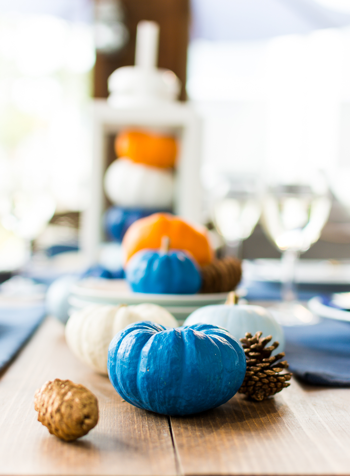 thanksgiving-table-setting-idea-navy-blue-white-orange-with-gallo-wine-pinot-grigio-itallstartedwithpait-com-23
