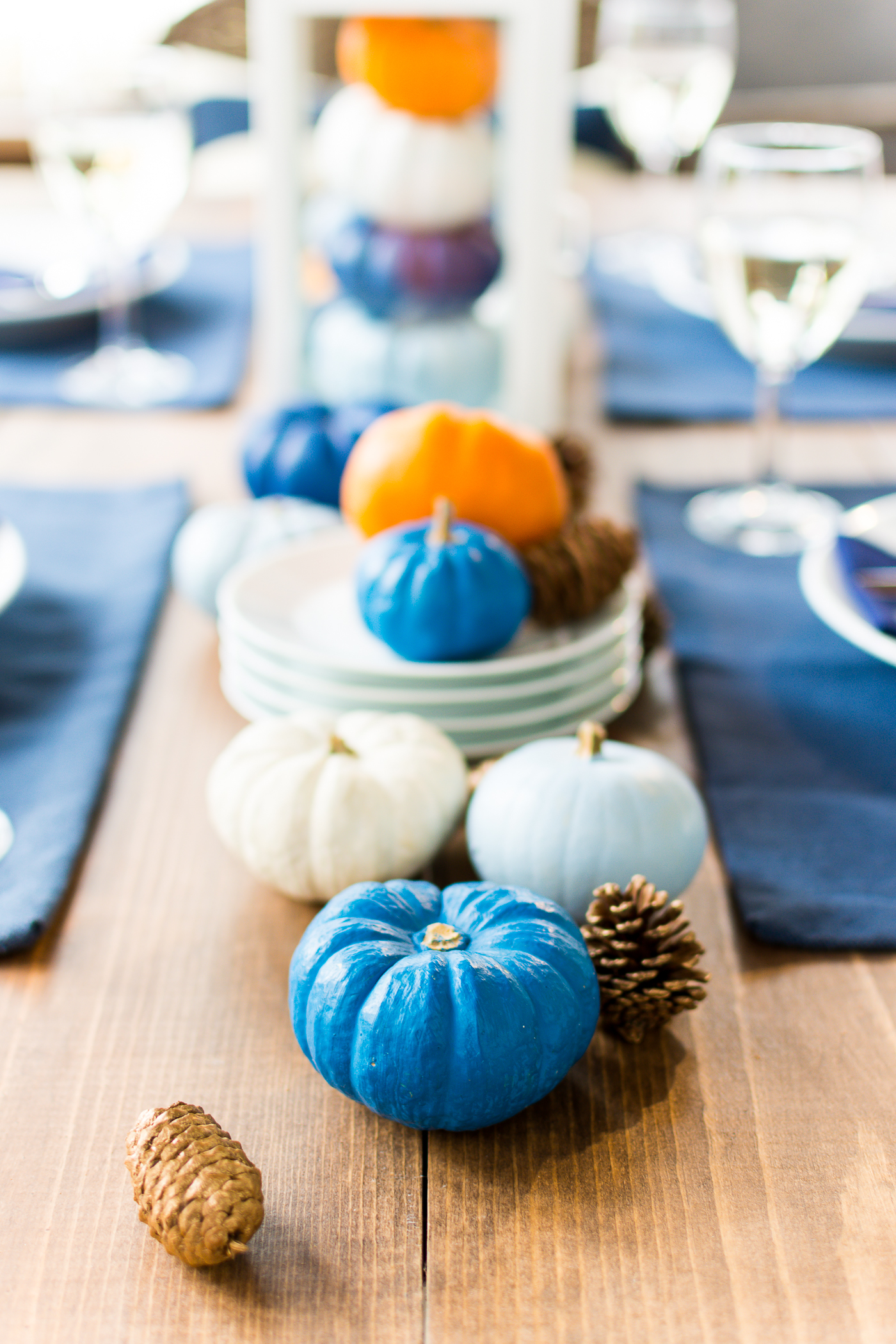 thanksgiving-table-setting-idea-navy-blue-white-orange-with-gallo-wine-pinot-grigio-itallstartedwithpait-com-24