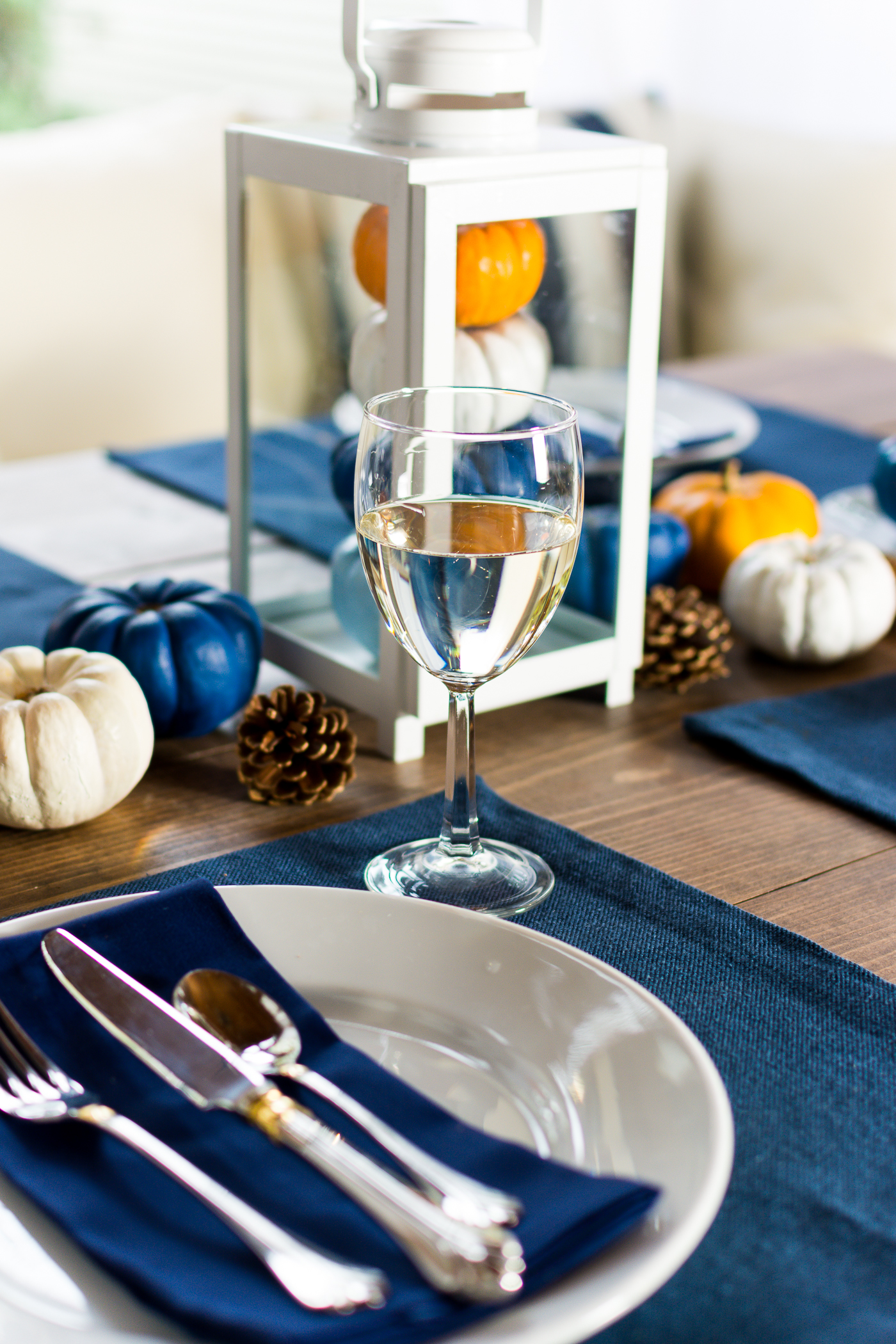 thanksgiving-table-setting-idea-navy-blue-white-orange-with-gallo-wine-pinot-grigio-itallstartedwithpait-com-30