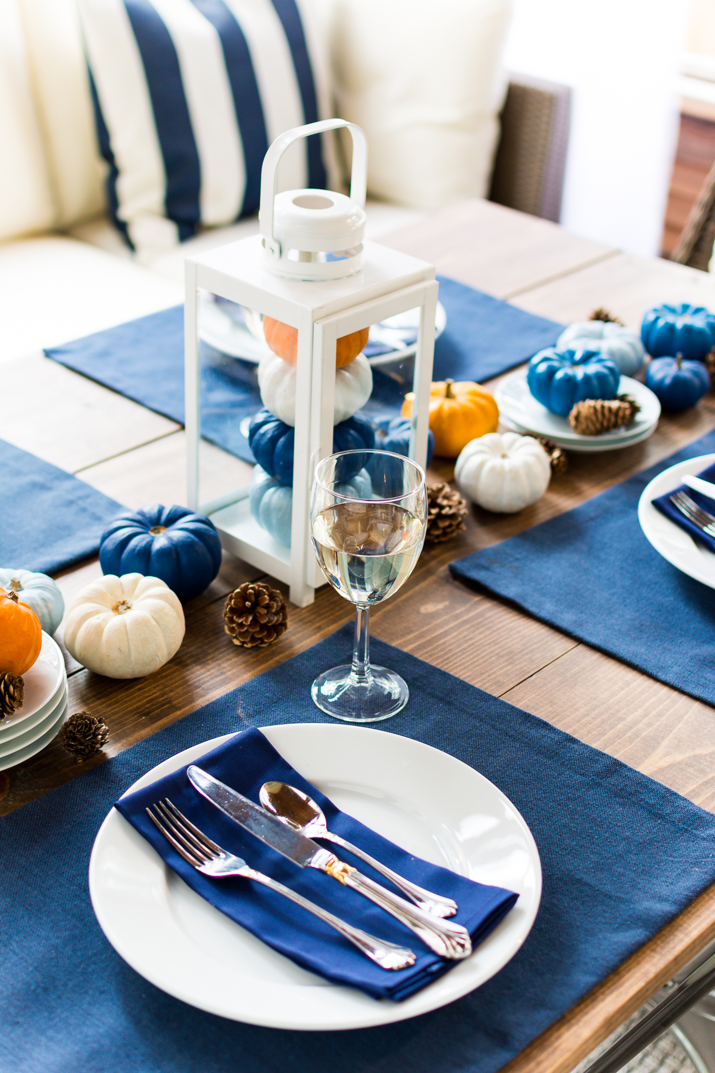 thanksgiving-table-setting-idea-navy-blue-white-orange-with-gallo-wine-pinot-grigio-itallstartedwithpait-com-32