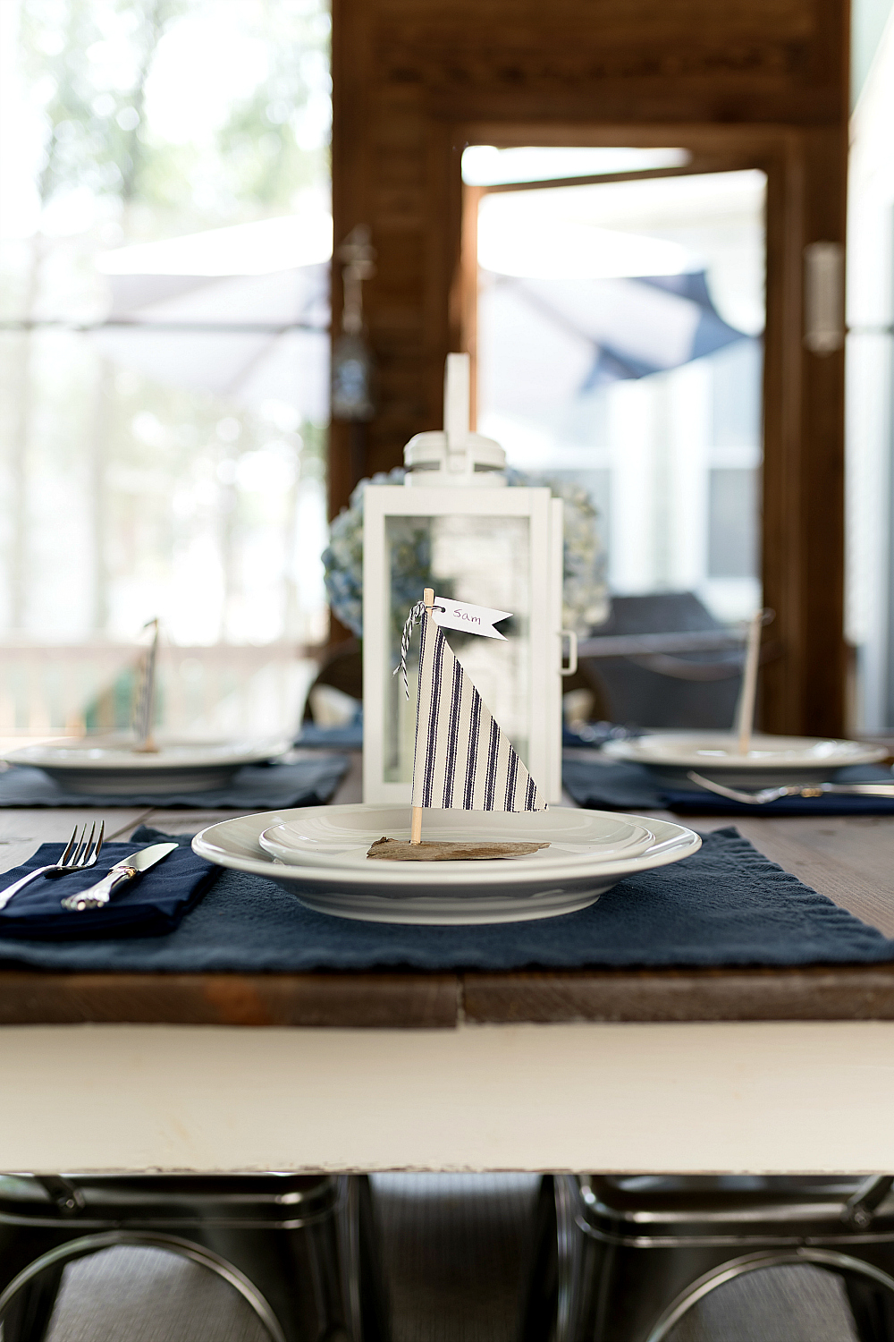 Summer table setting for screen porch
