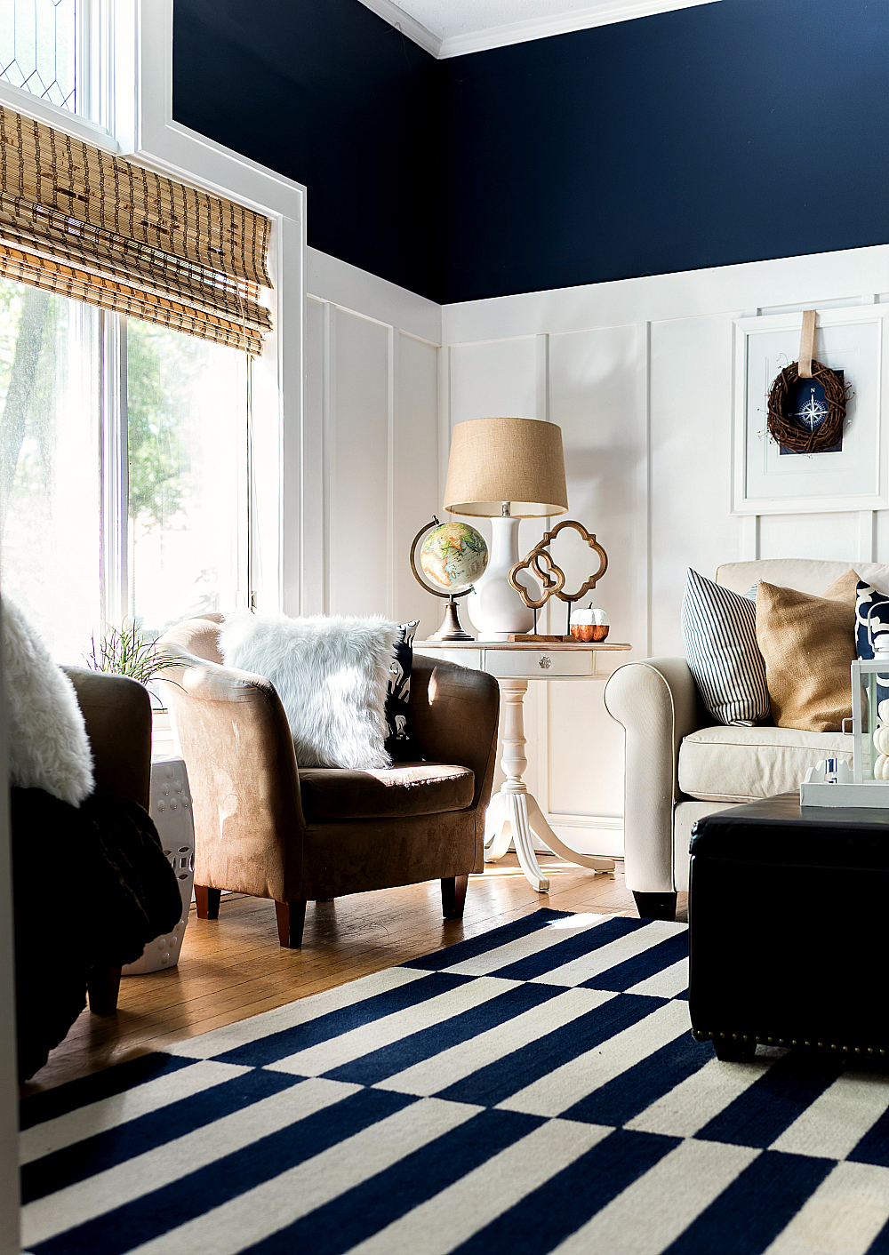 Fall Decor in Navy & White - Neutral Fall Decor Ideas