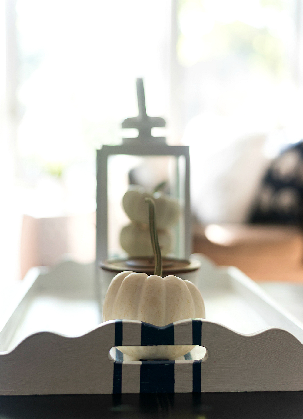 Fall Decor in Navy & White - Neutral Fall Decor Ideas