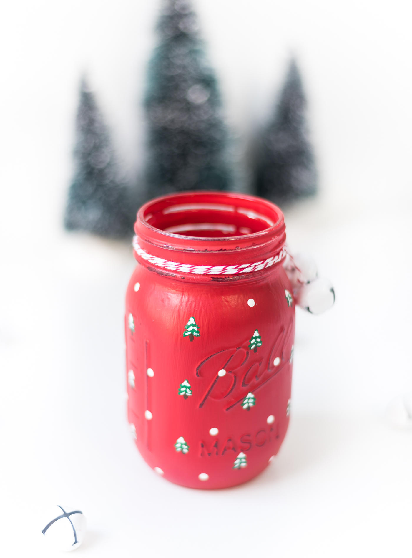 Mason Jar Crafts for Christmas - Holiday Mason Jar Crafts - How To Paint Snowy Christmas Trees on Mason Jars - Painted Mason Jar Craft for Winter