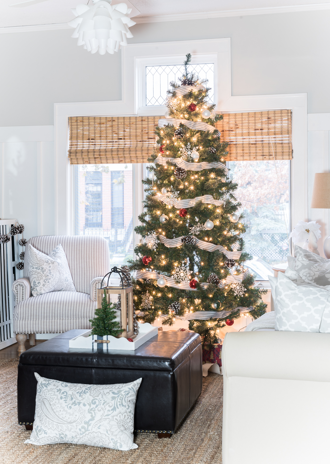 Gray, White and Red - Christmas Tree with gray and white ribbon - Decorating for Christmas with mini wreaths - Painted Pine Cone Garland DIY