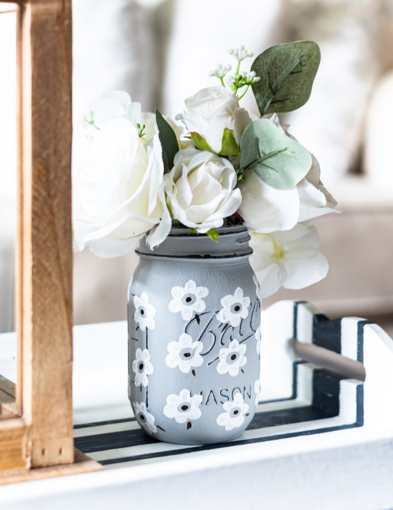 White Poppy Painted Mason Jar - Painted Mason Jar Craft Ideas - Easy How To Paint Poppies - Easy Mason Jar Crafts - Painting Flowers on Mason Jars