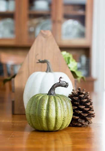 Simple Fall Dining Table Centerpiece